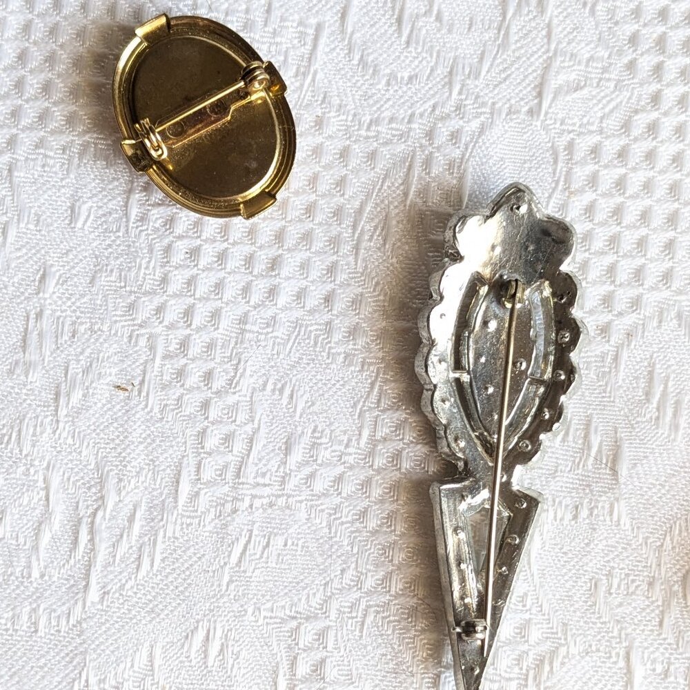 Collection of Eight Vintage Brooches 1950 - 1960 - Picture 7 of 10